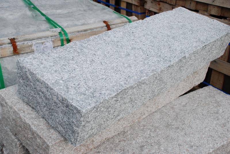 御影階段石 白 五面ノミギリ仕上げ | 造園資材館