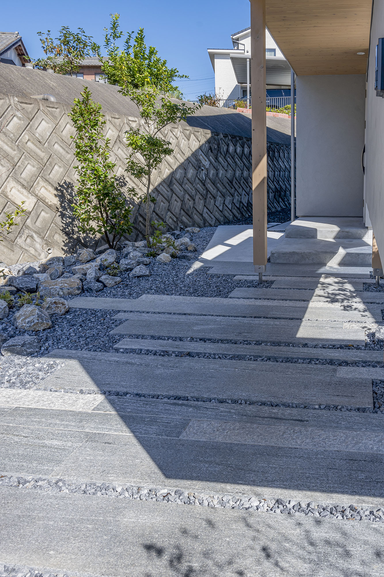 御影石 スカイグレイ ストライプ | 造園資材館