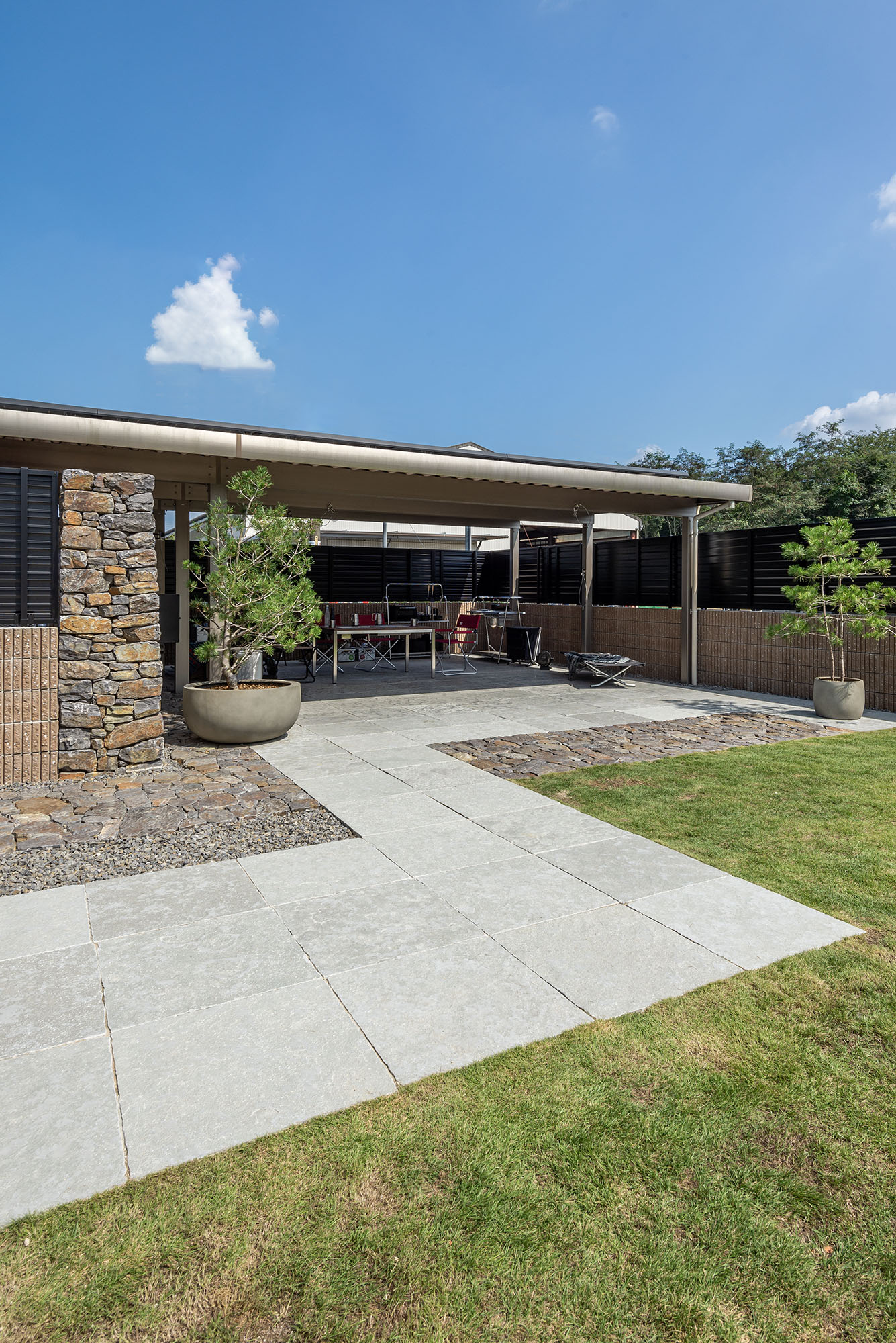 ヴィスタストーン ライムフラッグ グレー (アンティーク) | 造園資材館