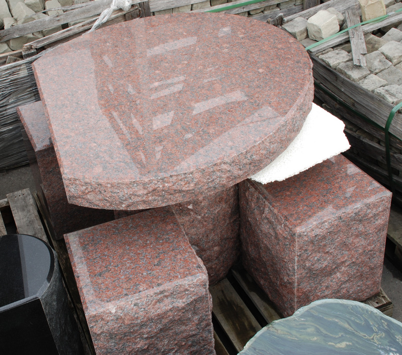 ストーンテーブルセット レッドパール | 造園資材館