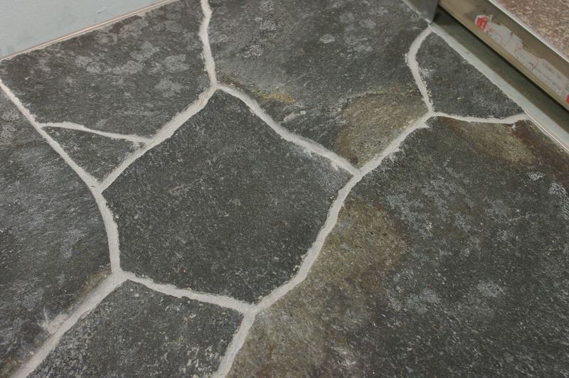 ジャワストーン乱形 黒 | 造園資材館