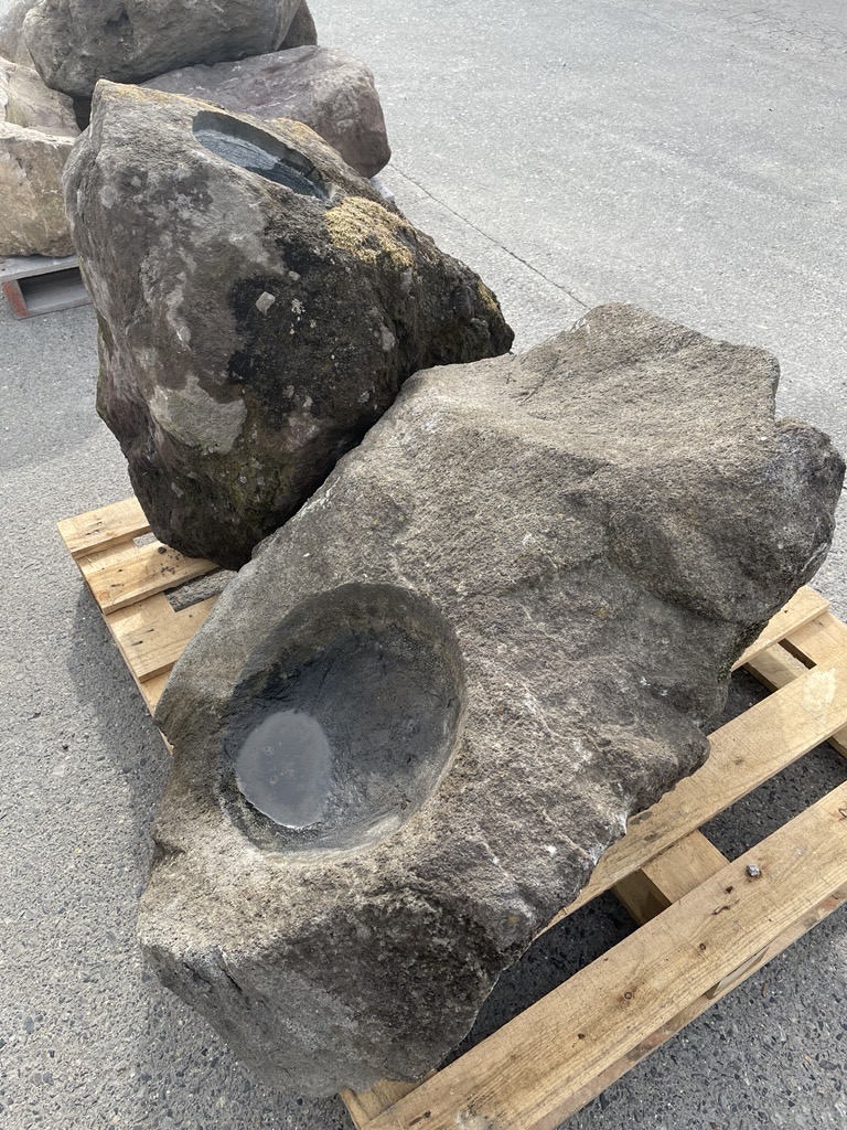 山梨県産富士石 溶岩 水鉢 ミカン彫り | 造園資材館